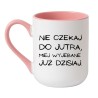 Kubek elegancki biało-różowy 330 ml z chamską ilustracją – do biura