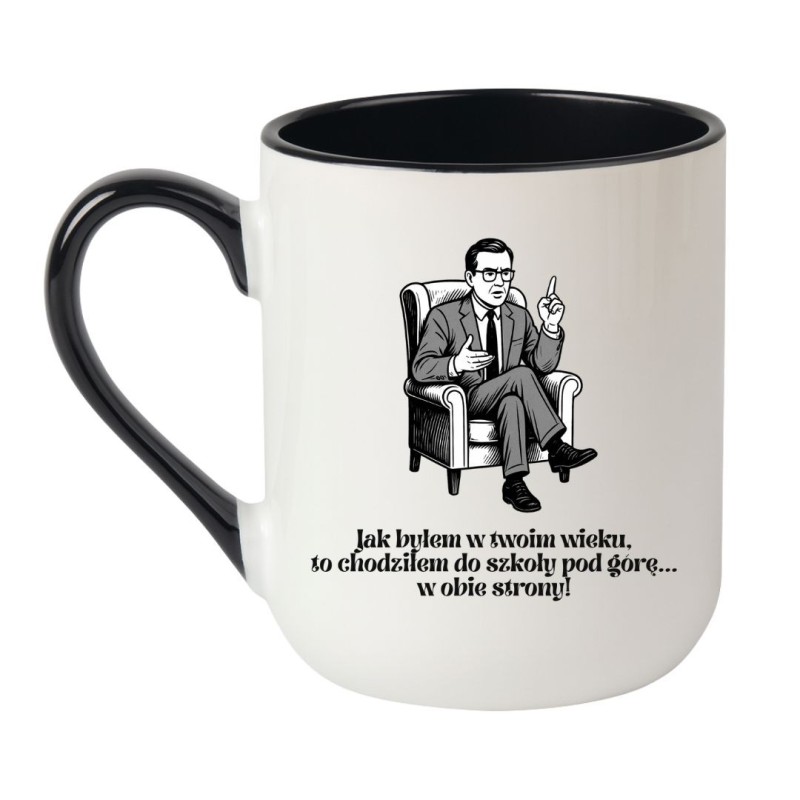 Kubek elegancki biało-czarny 330 ml z grafiką seniora w fotelu – sprawdź bestseller