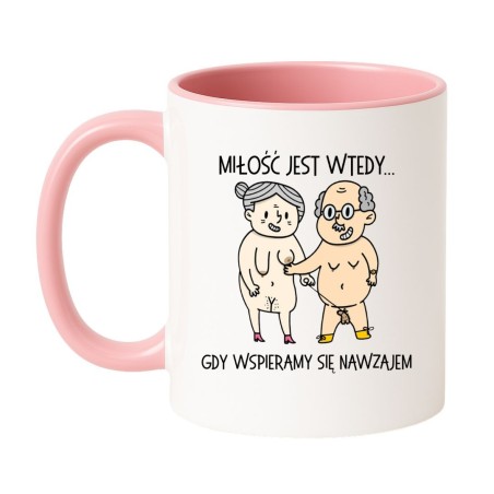 Kubek z zabawnym nadrukiem o miłości – prezent na rocznicę związku