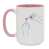 kubek z motywem środkowego palca i manicure