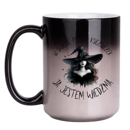 KUBEK "W ŚWIECIE PEŁNYM KSIĘŻNICZEK JA JESTEM WIEDŹMĄ" DUŻY MAGICZNY