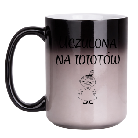 KUBEK "UCZULONA NA IDIOTÓW"  DUŻY MAGICZNY