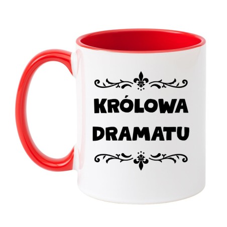 kubek z napisem Królowa dramatu zabawny gadżet do pracy