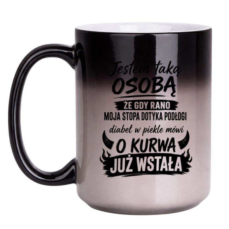 Kubek „O Kurwa Już Wstała” – śmieszny prezent dla niej