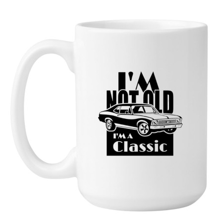 Kubek biały 450 ml z napisem „I’m not old, I’m a classic” i czarną grafiką samochodu.