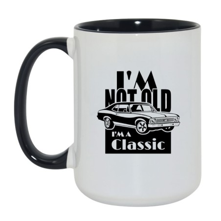 Kubek biało-czarny 450 ml z nadrukiem „I’m not old, I’m a classic” i retro autem.