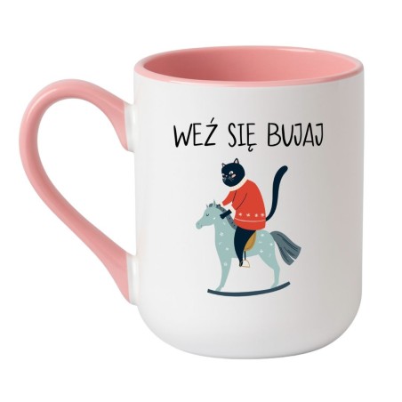 Kubek elegancki biało-różowy 330 ml z nadrukiem – śmieszny kot na koniu, must-have dla kawosza.
