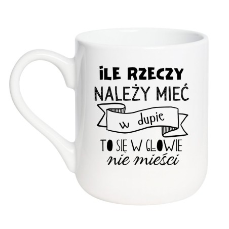 Kubek elegancki biały 330 ml z chamskim nadrukiem – śmieszny kubek z napisem, must-have do pracy.