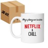 Kubek biały 330 ml z nadrukiem Netflix & Chill – zestaw 36 sztuk HURT, kubki z napisem do sprzedaży detalicznej.